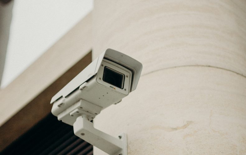 overvågningskamera med sensor